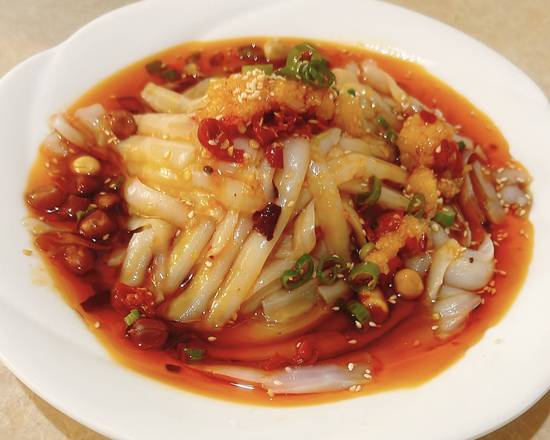 4. Bean Starch Jelly with Chilli Sauce 川北凉粉